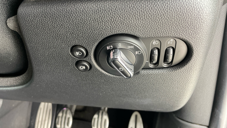 MINI Hatchback 2.0 Cooper S Sport II 3dr Petrol Hatchback